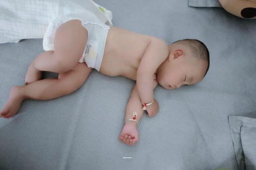 昆明四个月宝宝12斤